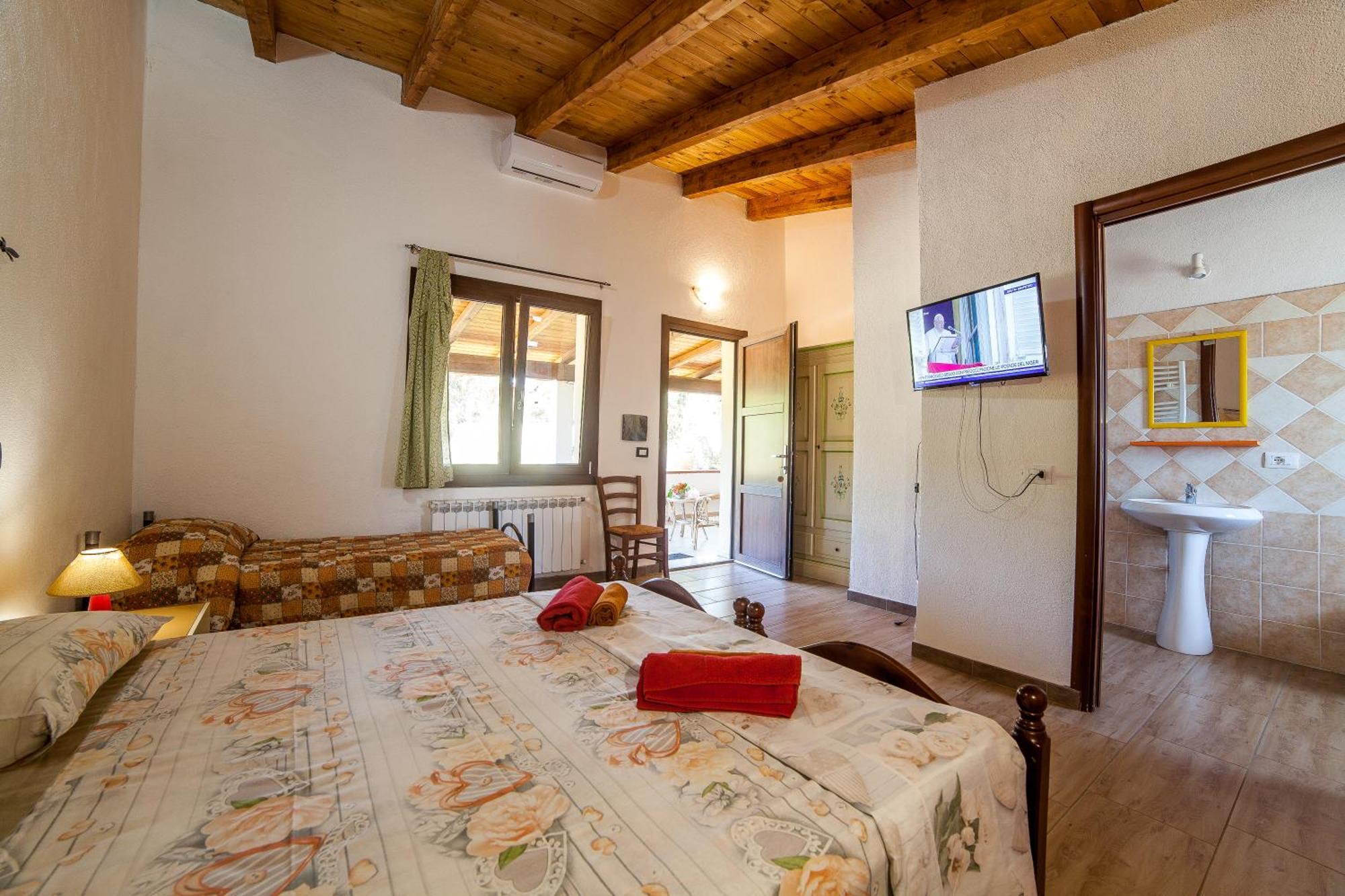 Sa Tanchitta Villa Ula Tirso Exterior photo